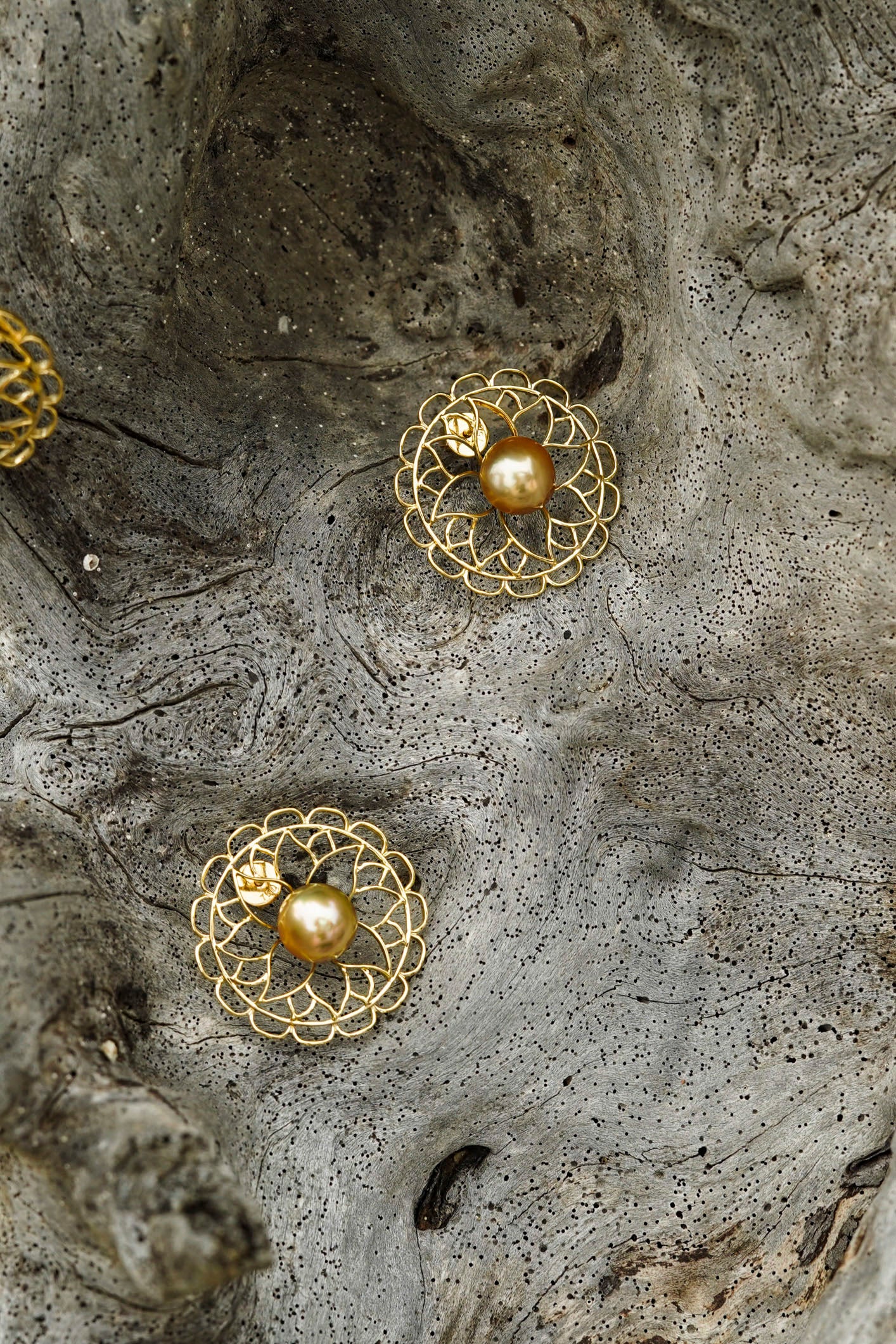 T’IKA [Flower] Earrings